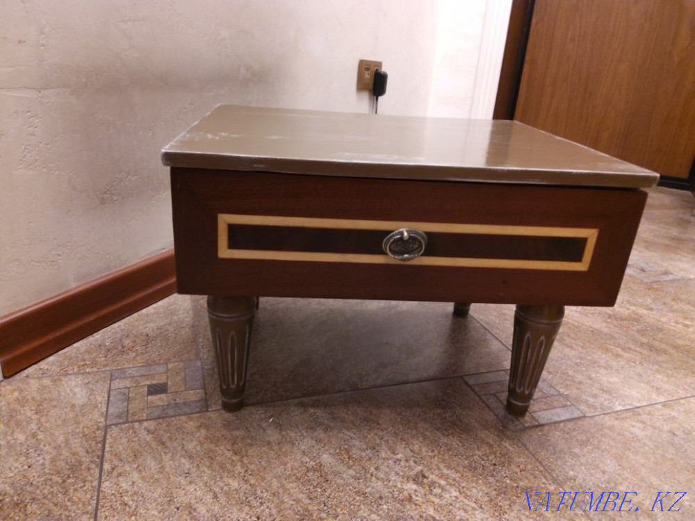 Selling a rare mahogany ottoman with inlay Almaty - photo 2