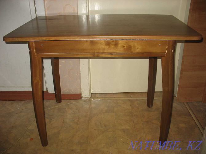 Kitchen table with curved legs Astana - photo 1