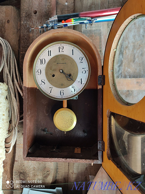 Продам советский часы и книгу терапевтический справочник Бостандык - изображение 2