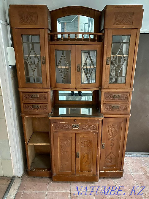 Продам антикварный буфет Алматы - изображение 1