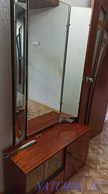 Antique trellis mirror dressing table cabinet. Almaty - photo 2