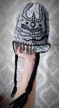 Женские головные уборы. Берет и зимняя шапка с косичками. Нуркен