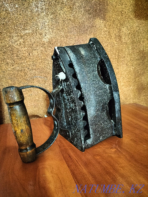 Утюг антиквариат Усть-Каменогорск - изображение 1
