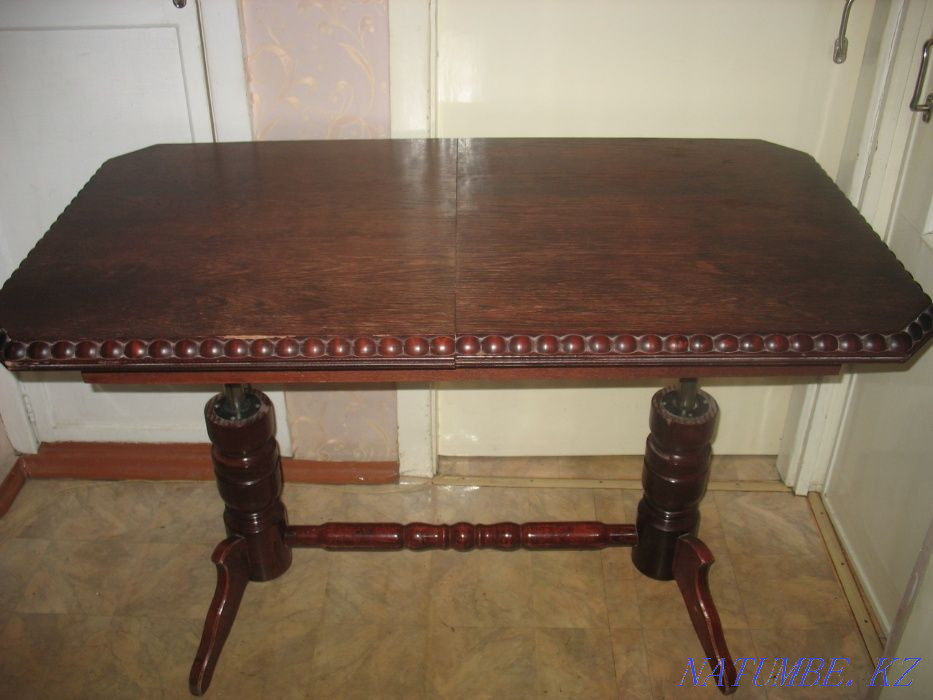 Стол деревянный резной, высота регулируется от 50 до 80 см Астана - изображение 4