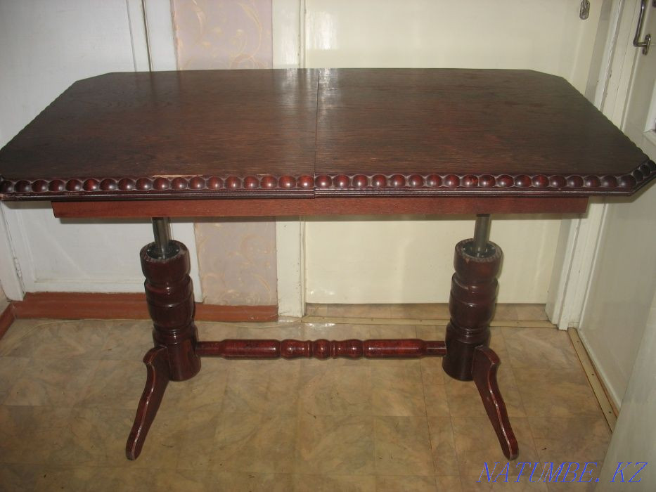 Стол деревянный резной, высота регулируется от 50 до 80 см Астана - изображение 3