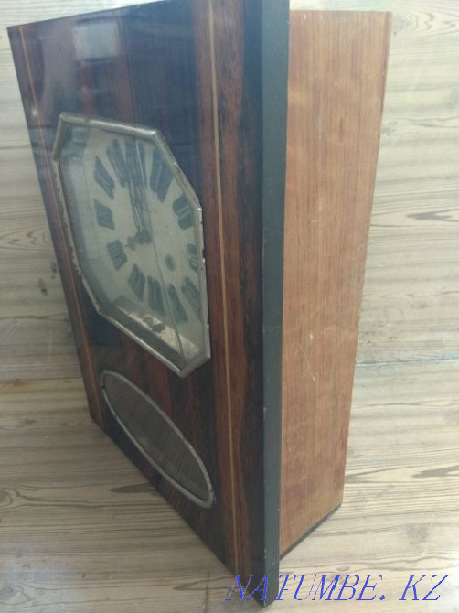Wall clock with a fight Yantar118151,1983 Shymkent - photo 4