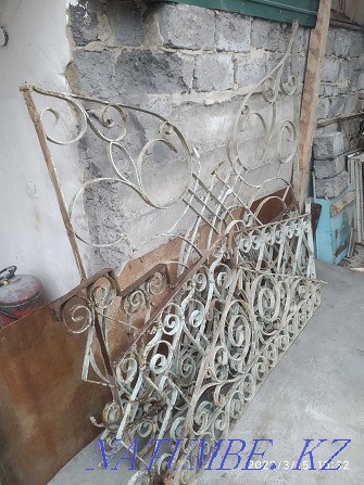 Selling antique antique wrought iron porch of the 19th century.  - photo 1
