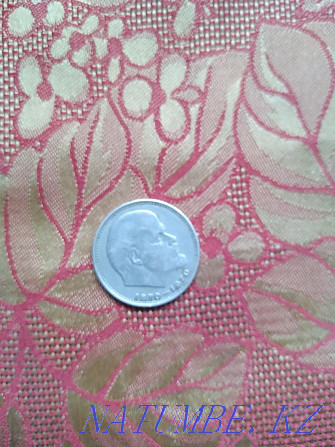 продам редкую монету Ленина один рубль 1870 до 1970 года в Боралдай - изображение 1