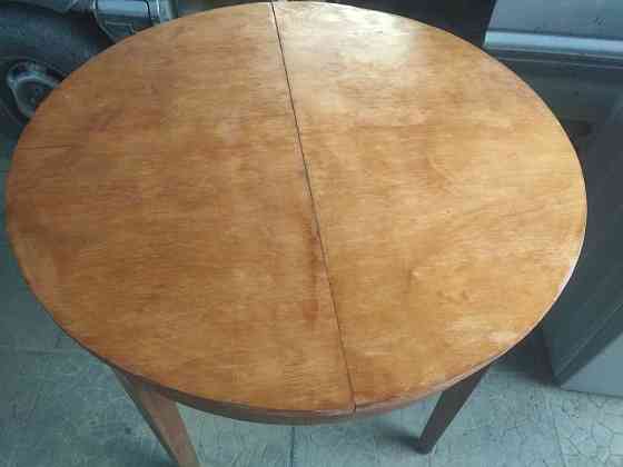 Советский деревянный круглый стол Жетыген