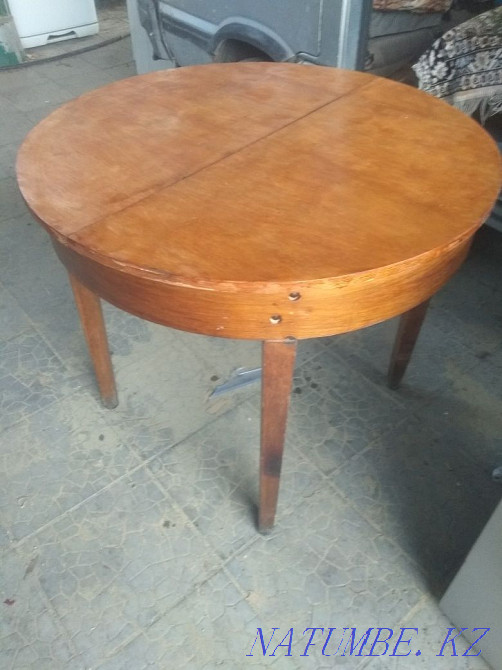 Soviet wooden round table Жетыген - photo 1