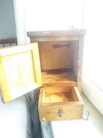 Шкафчик старинный навесной Almaty