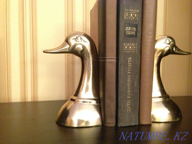 Bucking brass for books "Ducks" antique england Astana - photo 1