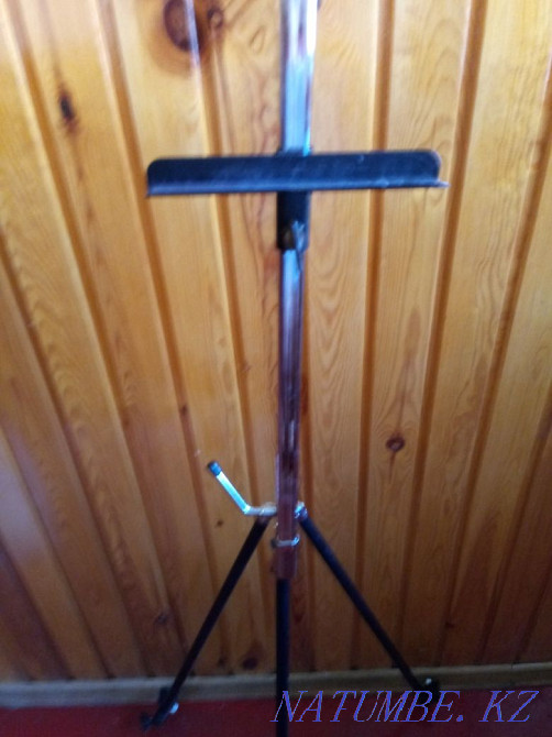 Металлический мольберт-тренога+книга про живопись+листы А 3+сумочка Алматы - изображение 2