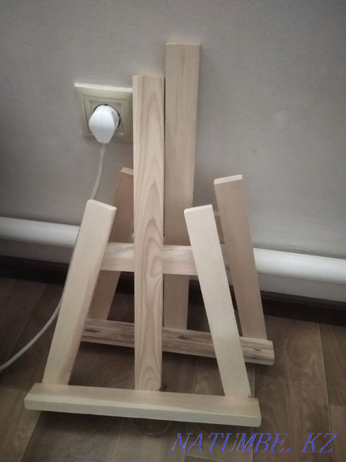 Easel, desktop  - photo 1