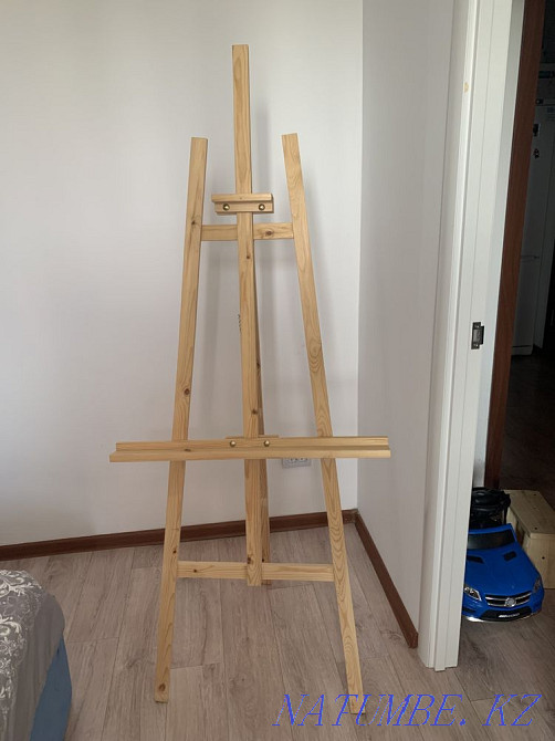 new easel for sale  - photo 3