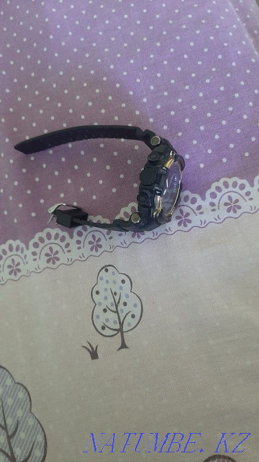 Су өткізбейтін сағаттар сатылады.  Есик  - изображение 1