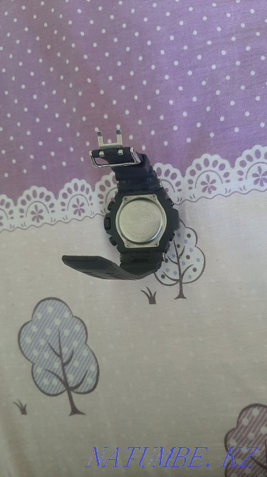 Су өткізбейтін сағаттар сатылады.  Есик  - изображение 2