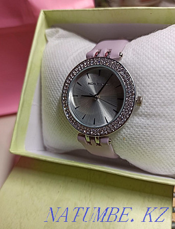New Michael Kors wrist watch for women, in a box Отеген батыра - photo 1