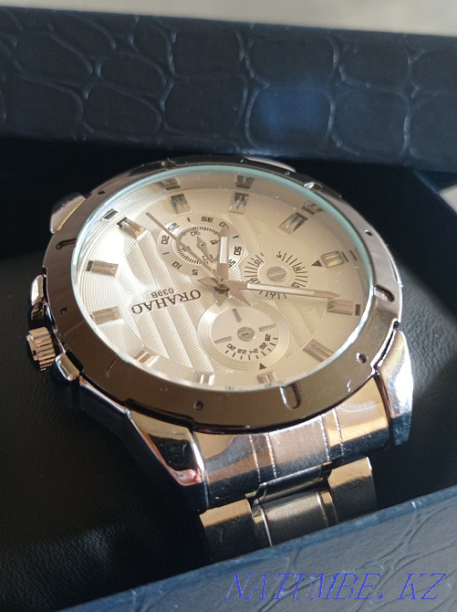 Stylish wrist watch Aqtau - photo 3