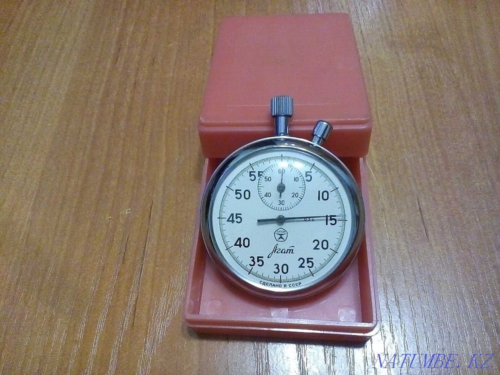 КСРО кезіндегі білезік, қалталы, үстелдік сағаттар және т.б  Орал - изображение 4