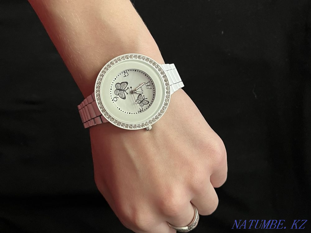 Women's watch in perfect condition. Haven't been worn. Strap not r Almaty - photo 3
