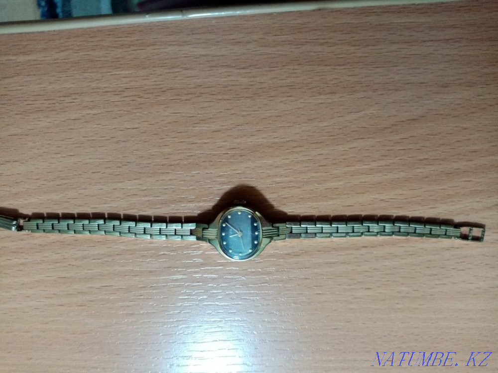 Часы наручные женские, советские Кокшетау - изображение 1