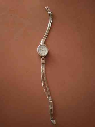 Продаю позолоченные наручные часы "чайка", 17 камней, длина 18 см, жен Abay