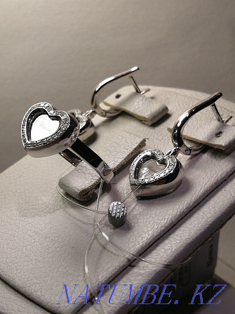 Комплект CHOPARD из белого золота с бриллиантами кольца и серьги Алматы - изображение 7