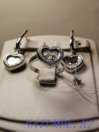 Комплект CHOPARD из белого золота с бриллиантами кольца и серьги Алматы - изображение 5