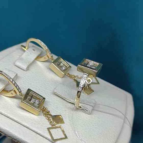 Нежный комплект Chopard из желтого золота с бриллиантами Almaty