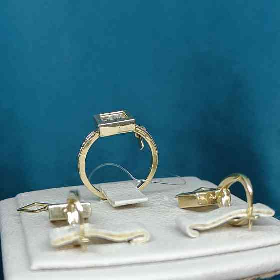 Нежный комплект Chopard из желтого золота с бриллиантами Алматы