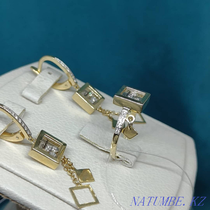 Нежный комплект Chopard из желтого золота с бриллиантами Алматы - изображение 4