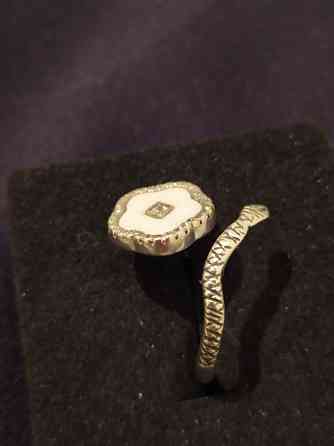 Серебряное кольцо в виде змейки Тараз