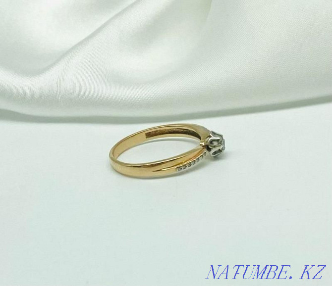 Кольцо с бриллиантом, золото 585 Россия, вес 1.53 г. «Ломбард Белый» Астана - изображение 3