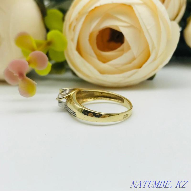 Кольцо с бриллиантом, золото 585 Россия, вес 2.52 г. «Ломбард Белый» Астана - изображение 2