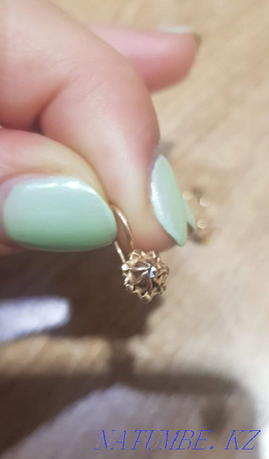 Золотые серьги 585 пробы Темиртау - изображение 2