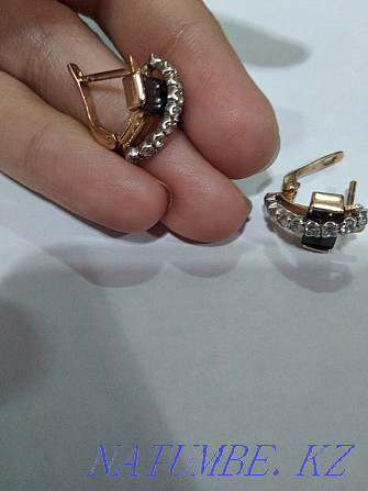 Продам золотые серьги и кольцо Алгабас - изображение 2