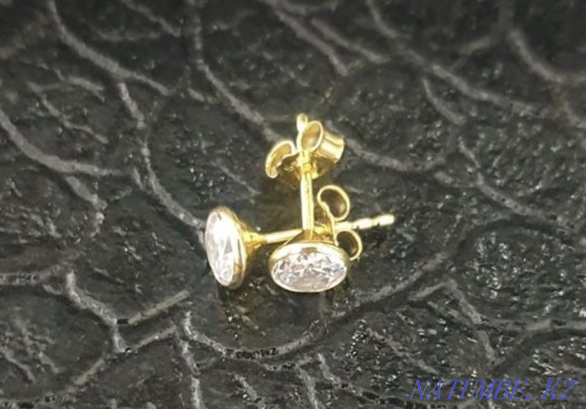 Sell gold studs, carnations Almaty - photo 2
