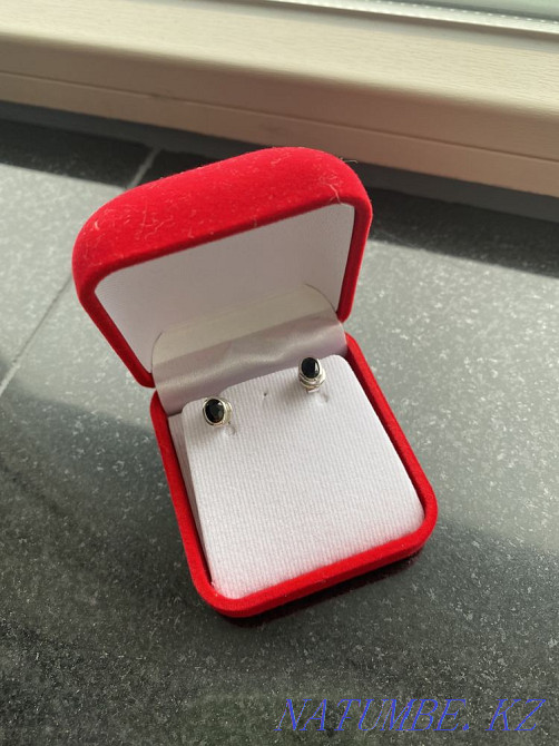 Продам серьги (пуссеты) с сапфирами и белым золотом Астана - изображение 2