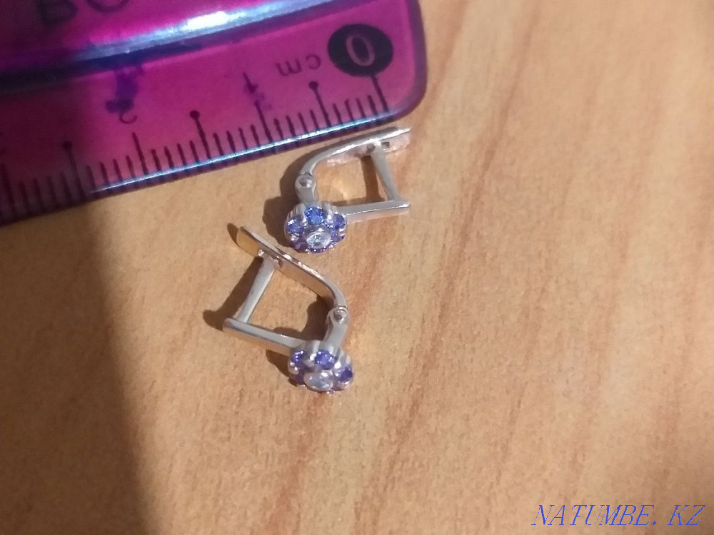 Gold children's earrings Temirtau - photo 2