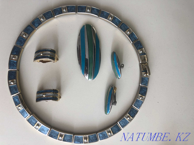 Шейное украшение и клипсы из сине-голубой эмали -финифти. Караганда - изображение 1