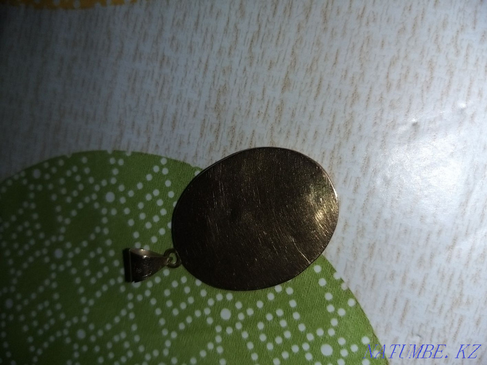 Gold pendant with Arabic inscriptions Almaty - photo 2