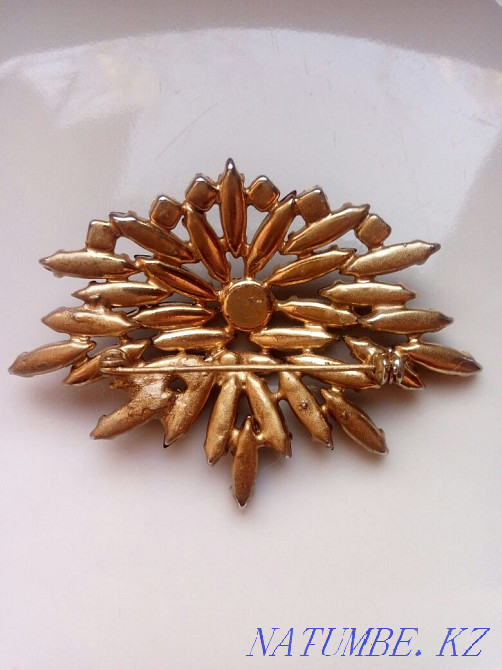 Vintage brooch. Shymkent - photo 2