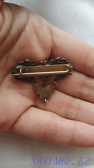 Antique brooches with natural pyrope garnets in tombac Astana - photo 4