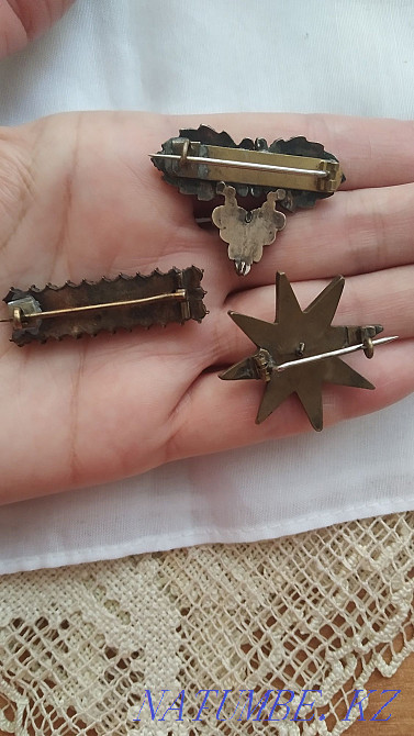 Antique brooches with natural pyrope garnets in tombac Astana - photo 2