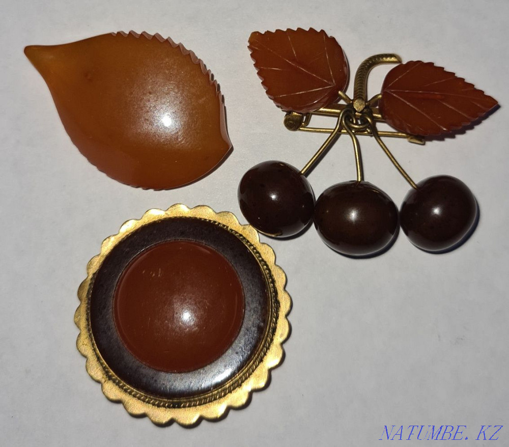 Vintage brooches, Soviet, amber, stamp, vintage Pavlodar - photo 1