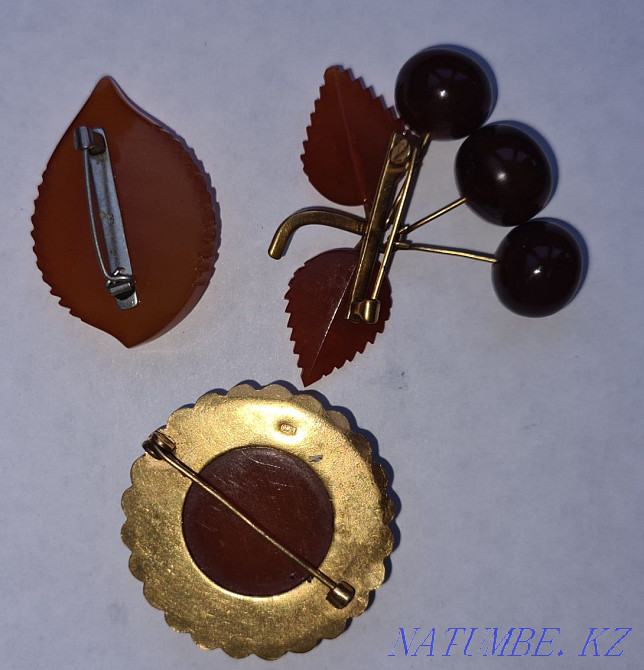 Vintage brooches, Soviet, amber, stamp, vintage Pavlodar - photo 3