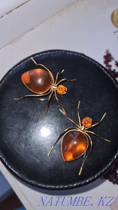 Брошки Советские, янтарь , винтаж, клеймо, позолота Павлодар - изображение 2