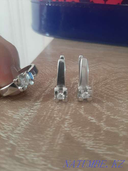 Срочно Срочно Продам золотой набор из белого золота Семей - изображение 1