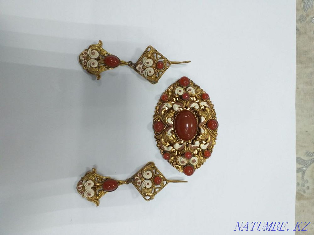 Продам брошку и серги 1950 года Алматы - изображение 1